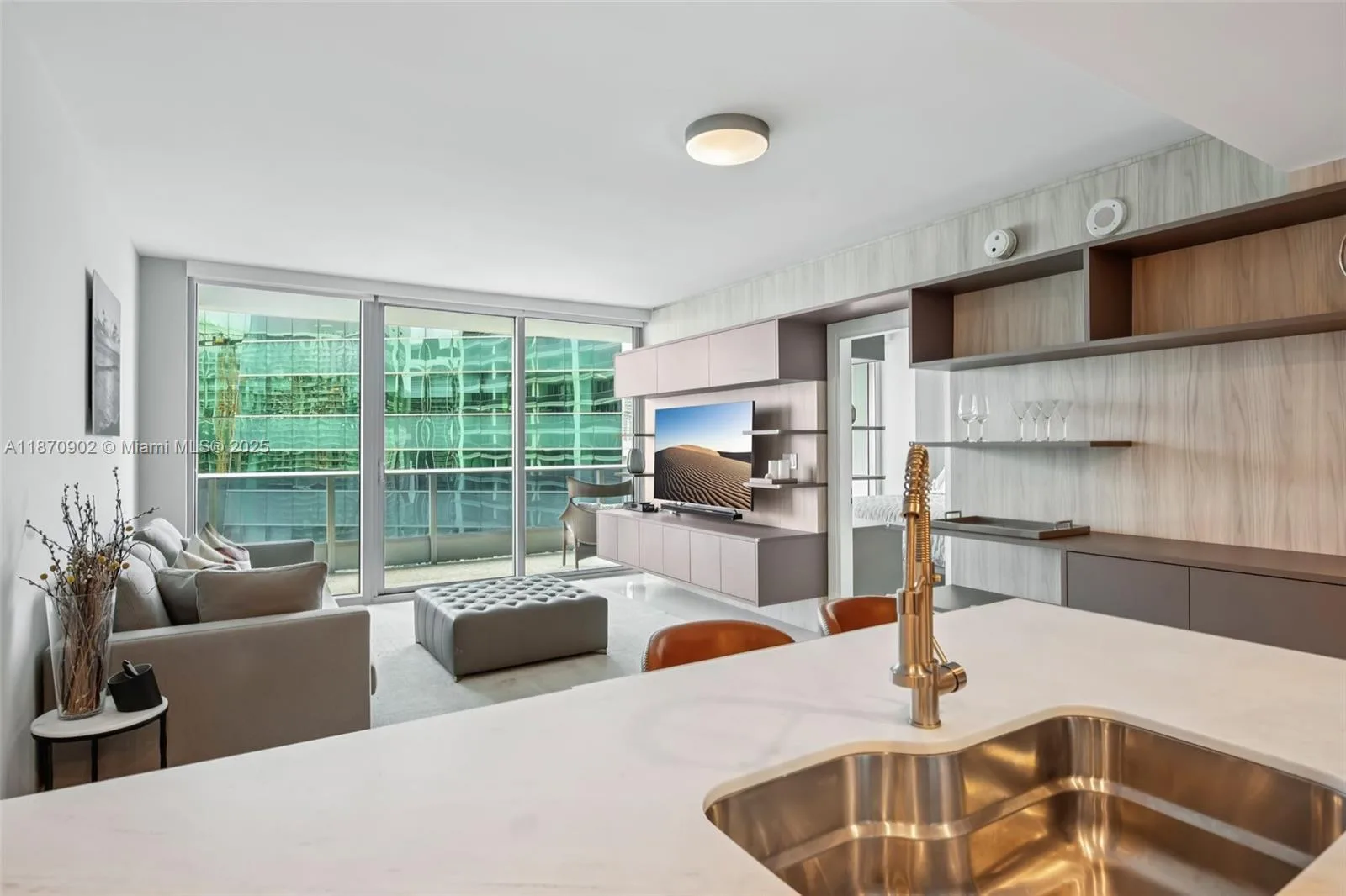 200 Biscayne Boulevard Way # 3113, Miami, FL 33131 photo 4