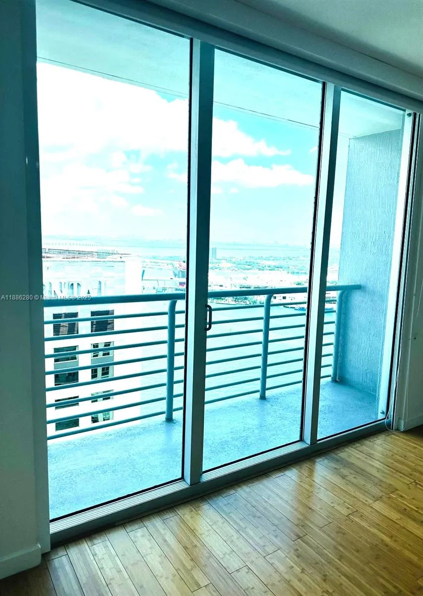 335 S Biscayne Blvd # 4006, Miami, FL 33131 photo 6