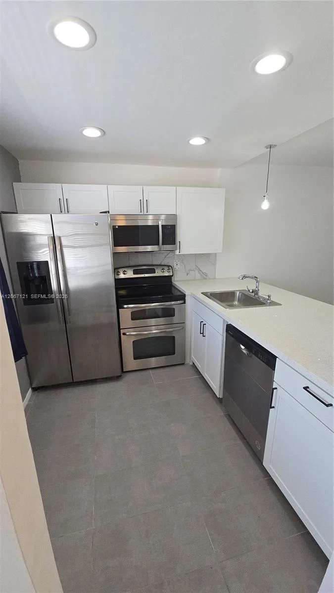 3511 Inverrary Dr # 205, Lauderhill, FL 33319 photo 3