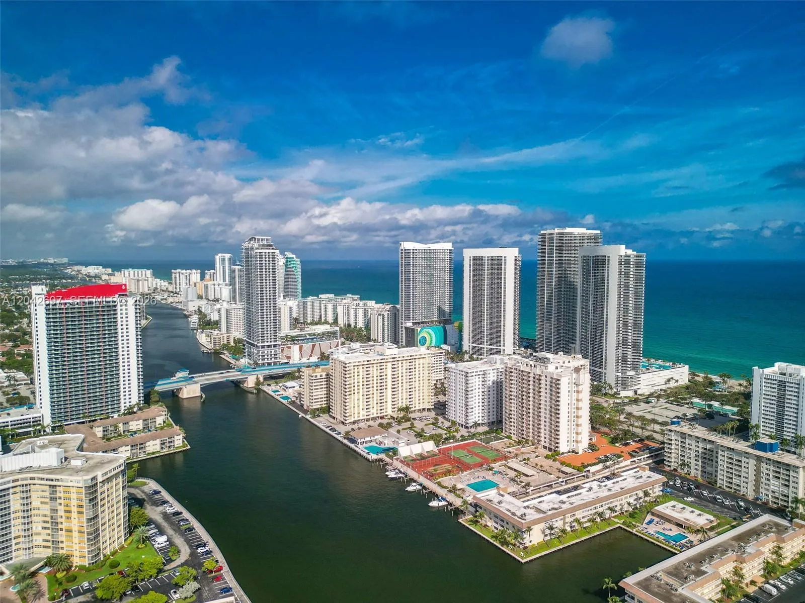1817 S Ocean Dr # PH28, Hallandale Beach, FL 33009