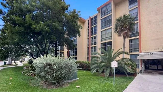 200 172nd St # 406, Sunny Isles Beach, FL 33160
