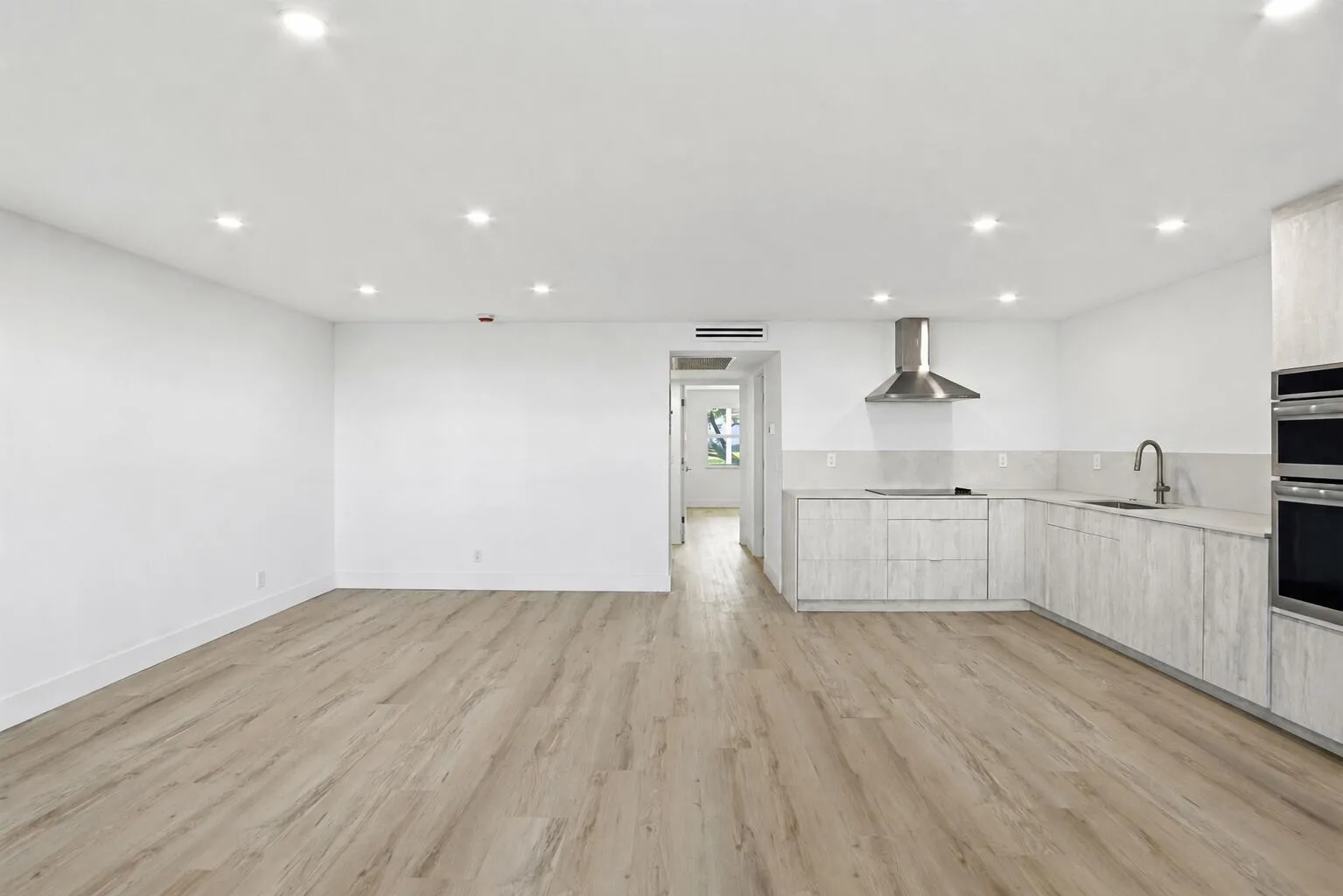 1023 Guildford # B, Boca Raton, FL 33434 photo 2