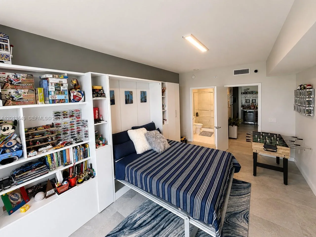 17111 Biscayne Blvd # 1610, North Miami Beach, FL 33160 photo 4