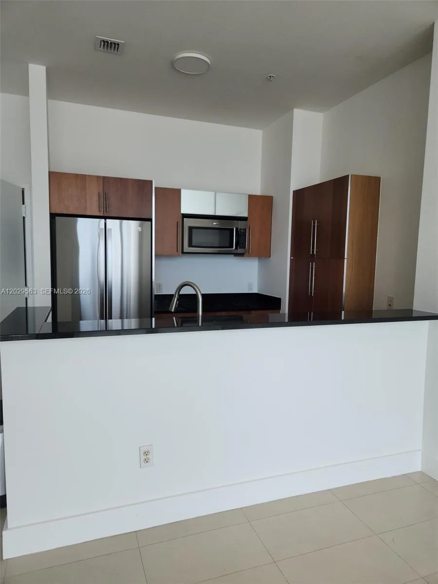 300 S Biscayne Blvd # PH-3807, Miami, FL 33131