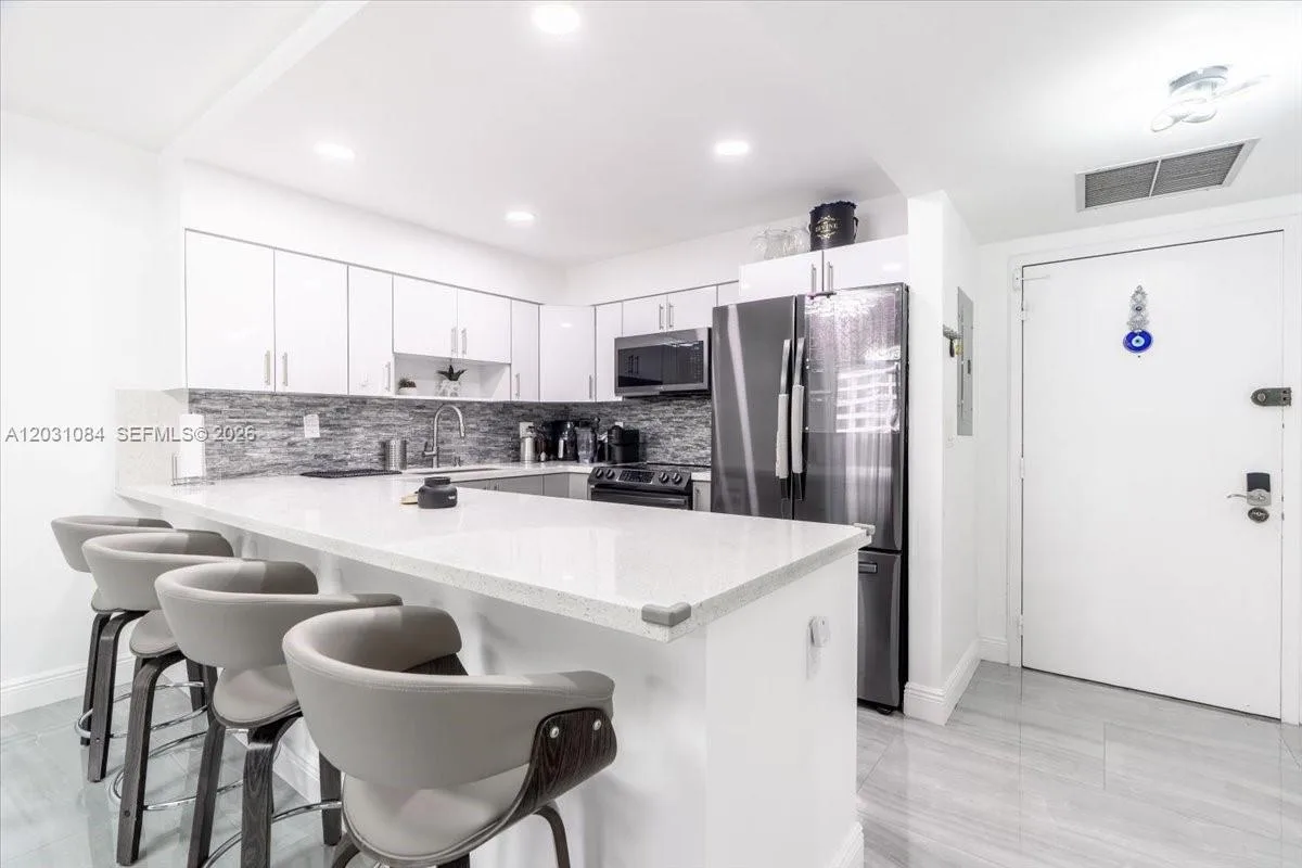 600 Three Islands Blvd # 1413, Hallandale Beach, FL 33009 photo 3