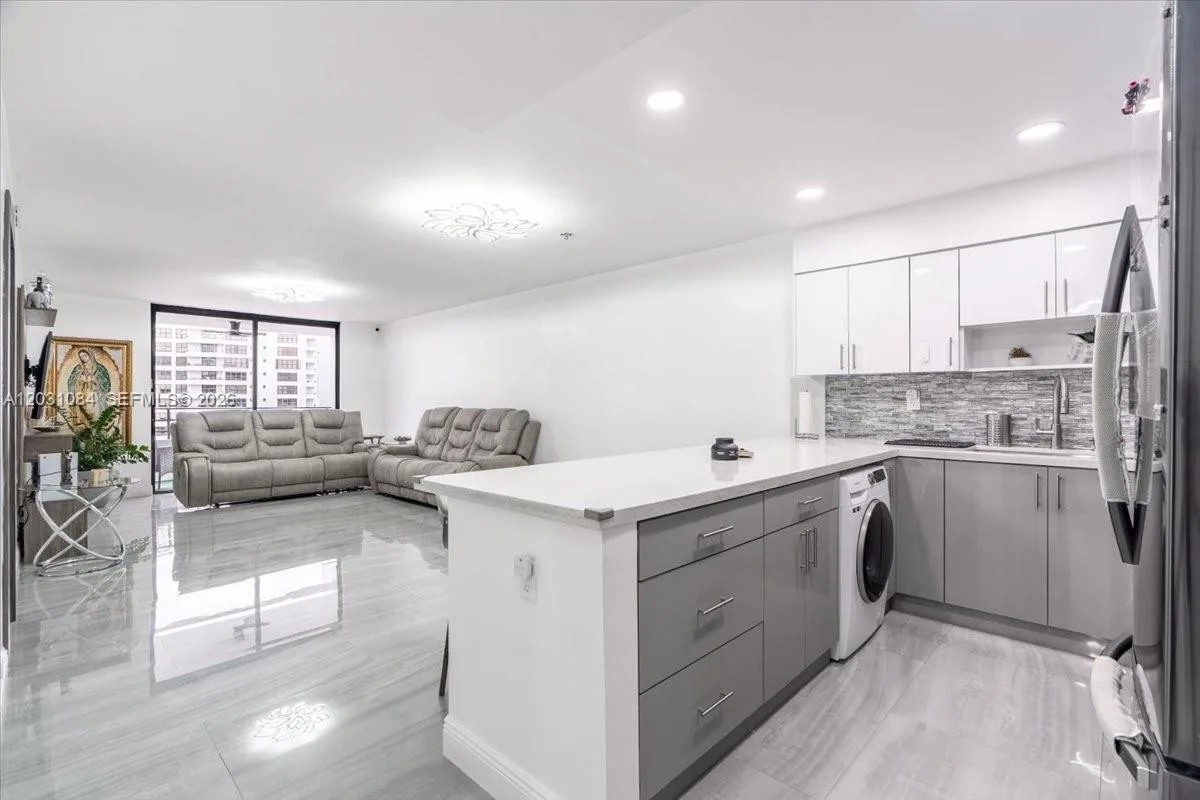 600 Three Islands Blvd # 1413, Hallandale Beach, FL 33009 photo 4
