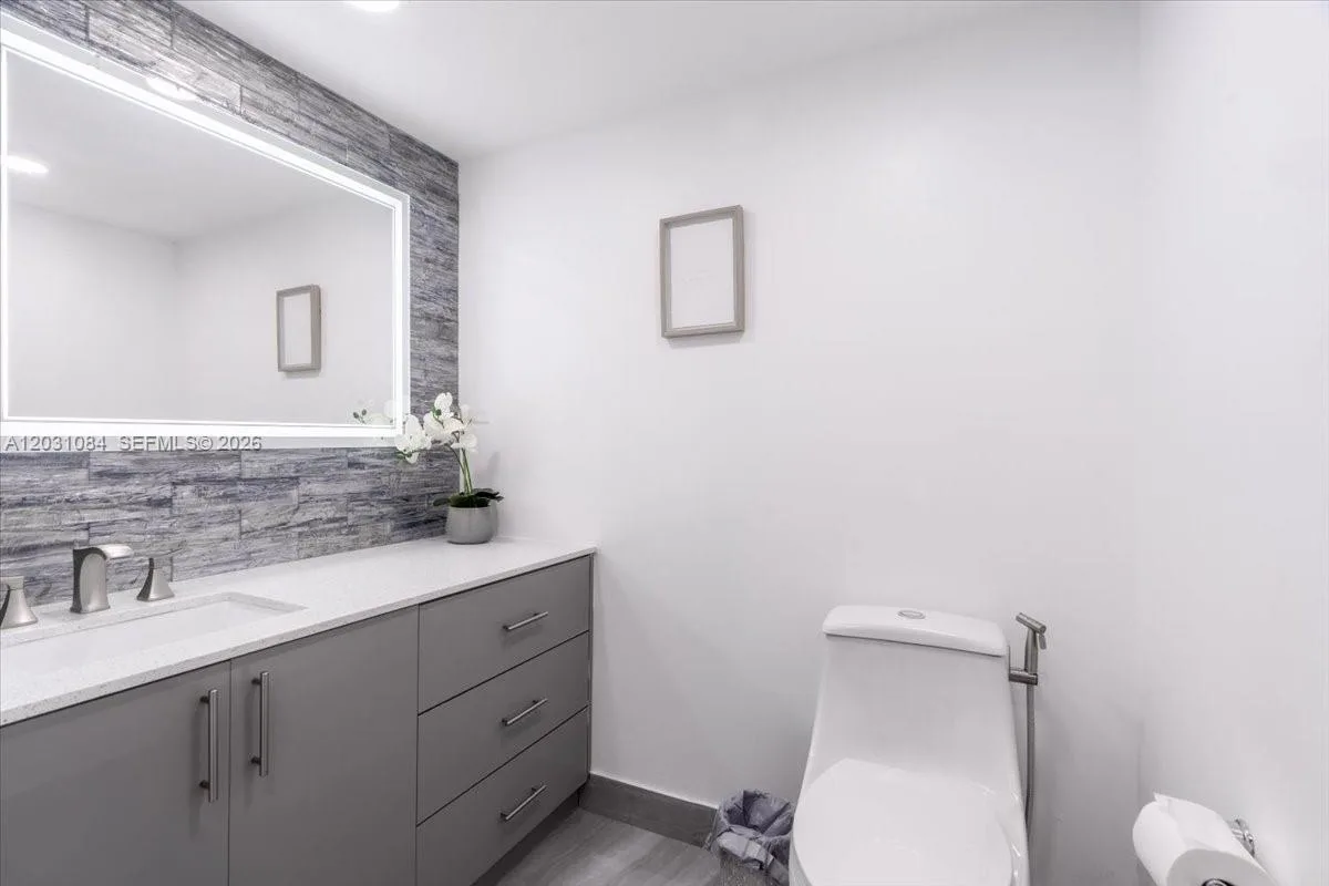600 Three Islands Blvd # 1413, Hallandale Beach, FL 33009 photo 9