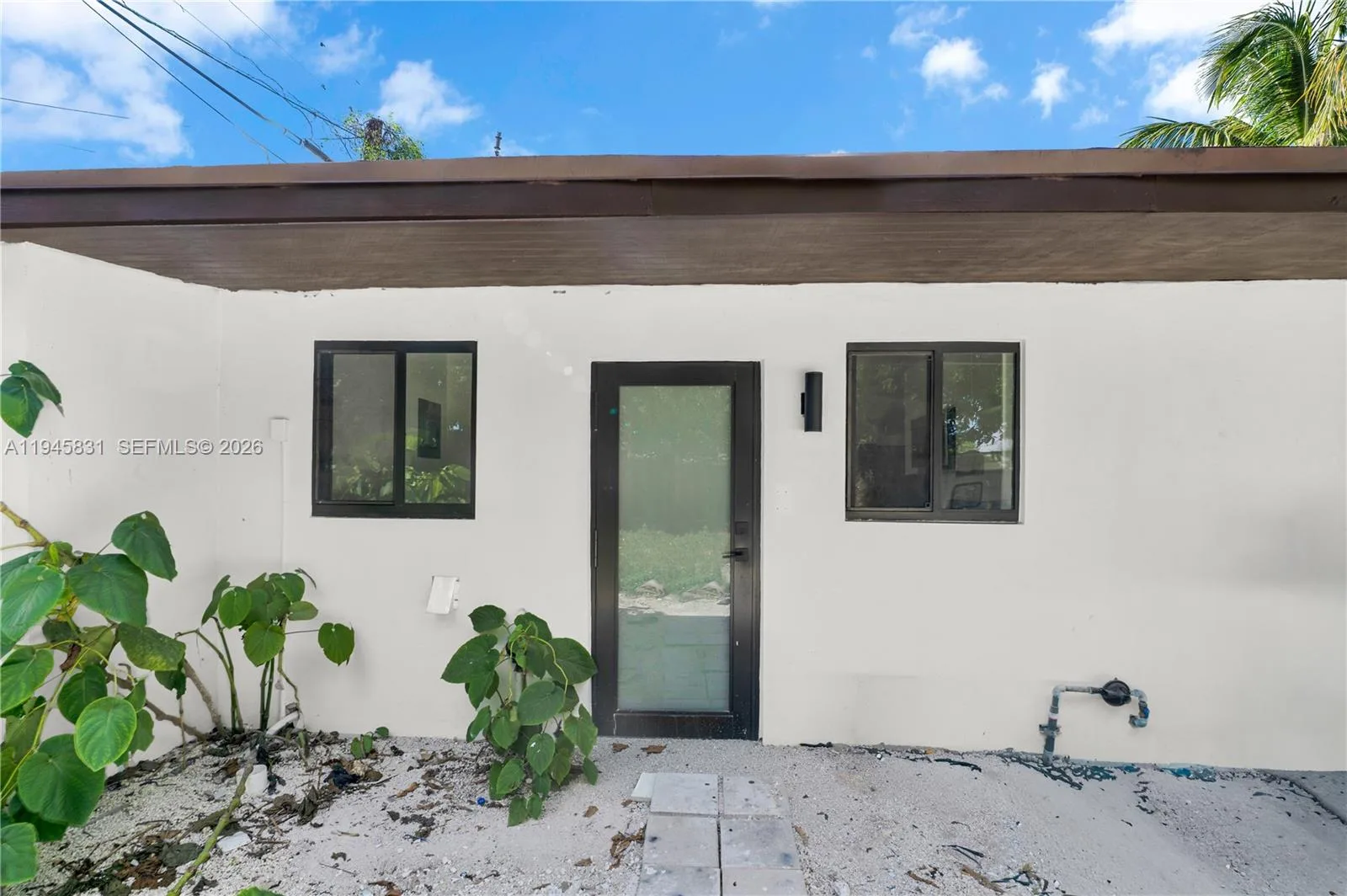 3040 NW 93rd # D, Miami, FL 33147
