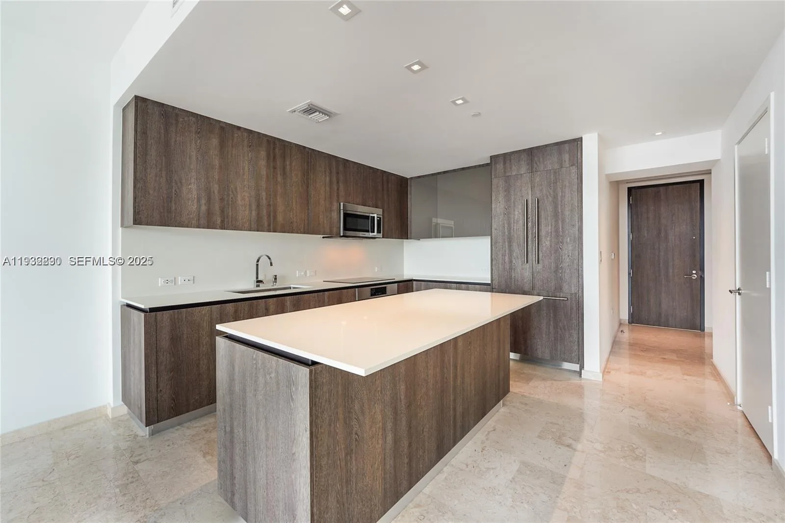 88 SW 7th St # 2708, Miami, FL 33130 photo 4
