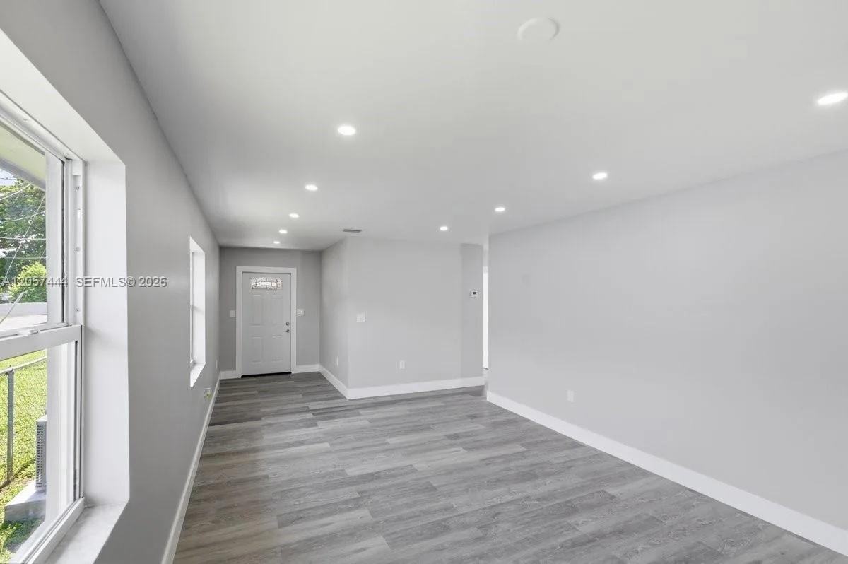 2288 W 4th Ct, Hialeah, FL 33010 photo 2
