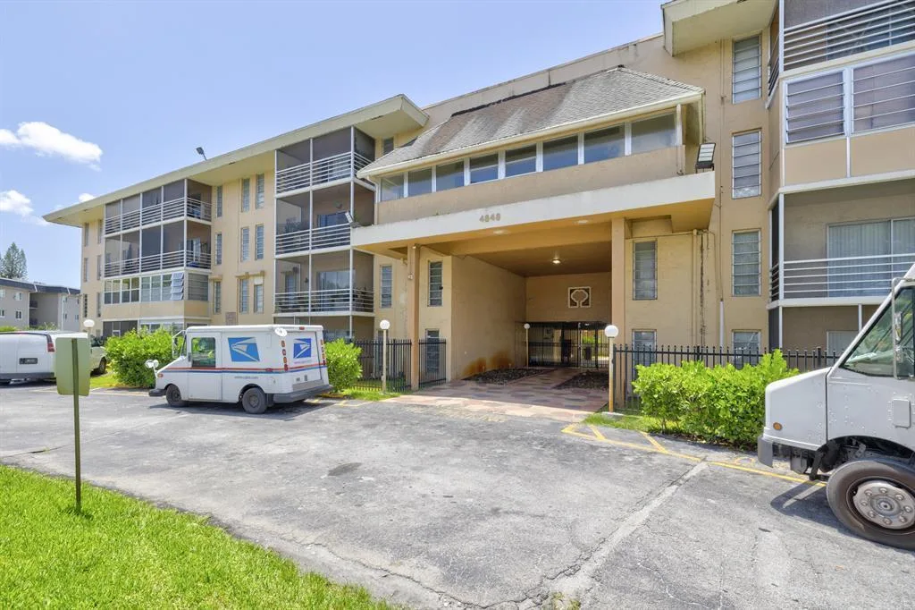 4848 NW 24th Court # 205, Lauderdale Lakes, FL 33313