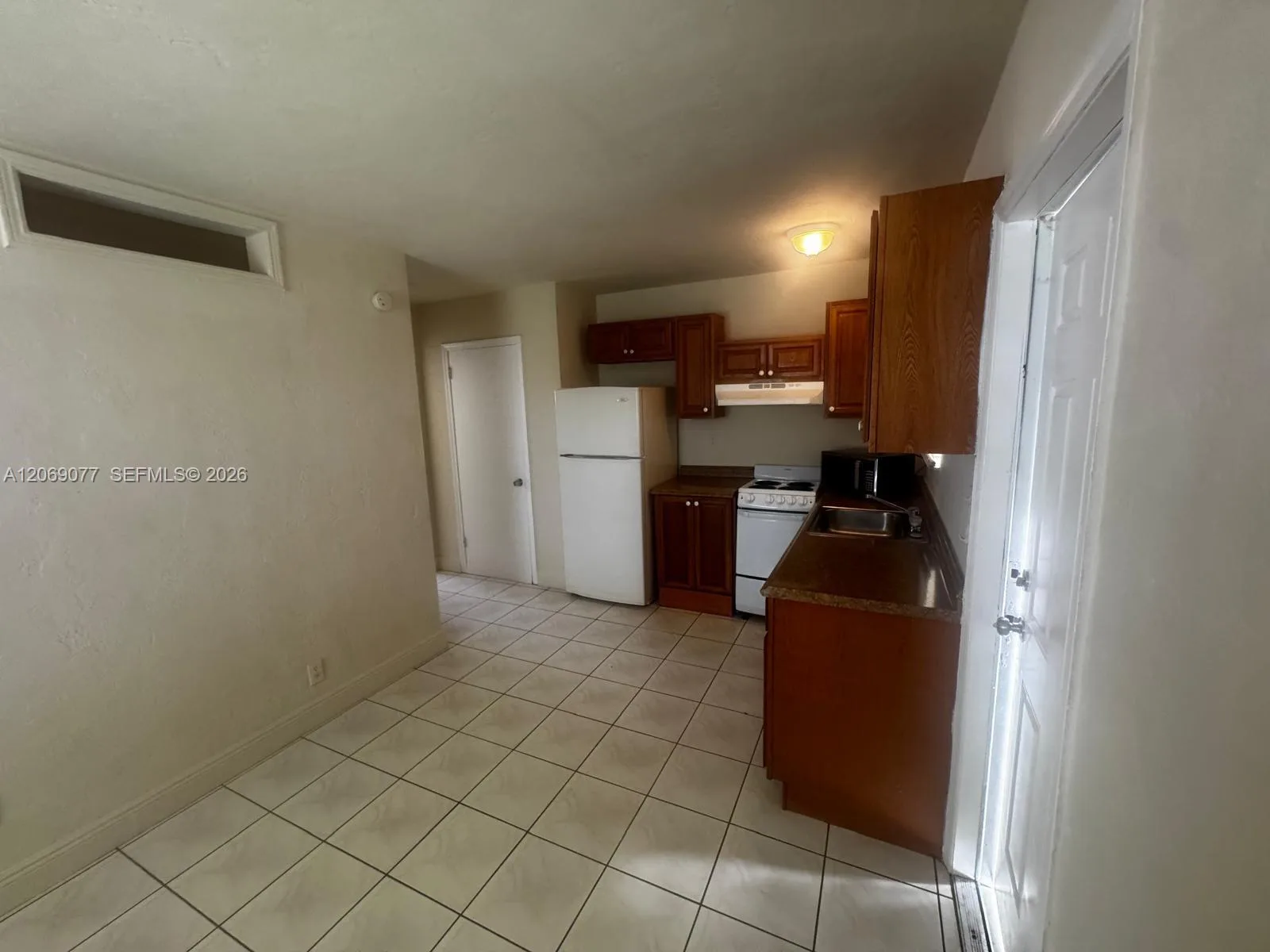 2228 Grant St # 4, Hollywood, FL 33020 photo 2