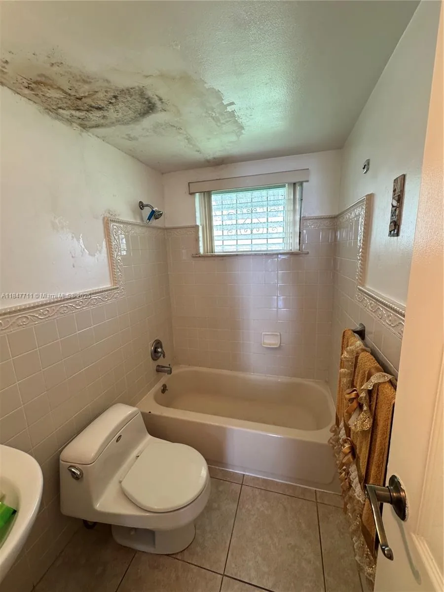 71 NW 76th St # 5, Miami, FL 33150 photo 10