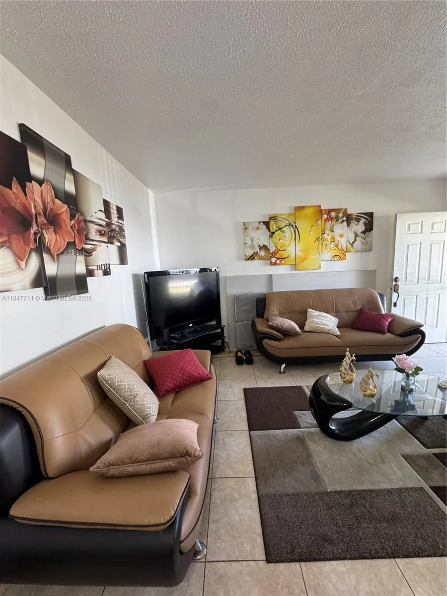 71 NW 76th St # 5, Miami, FL 33150 photo 4