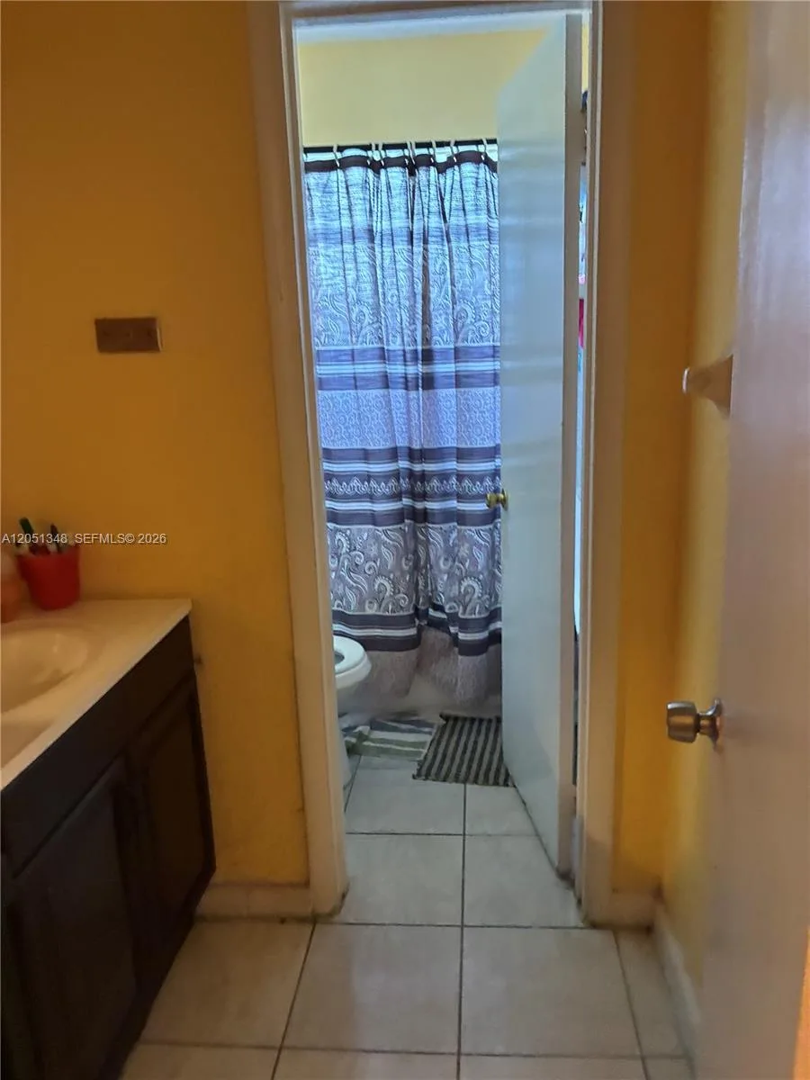 1011 NW 183rd Dr, Miami Gardens, FL 33169 photo 4
