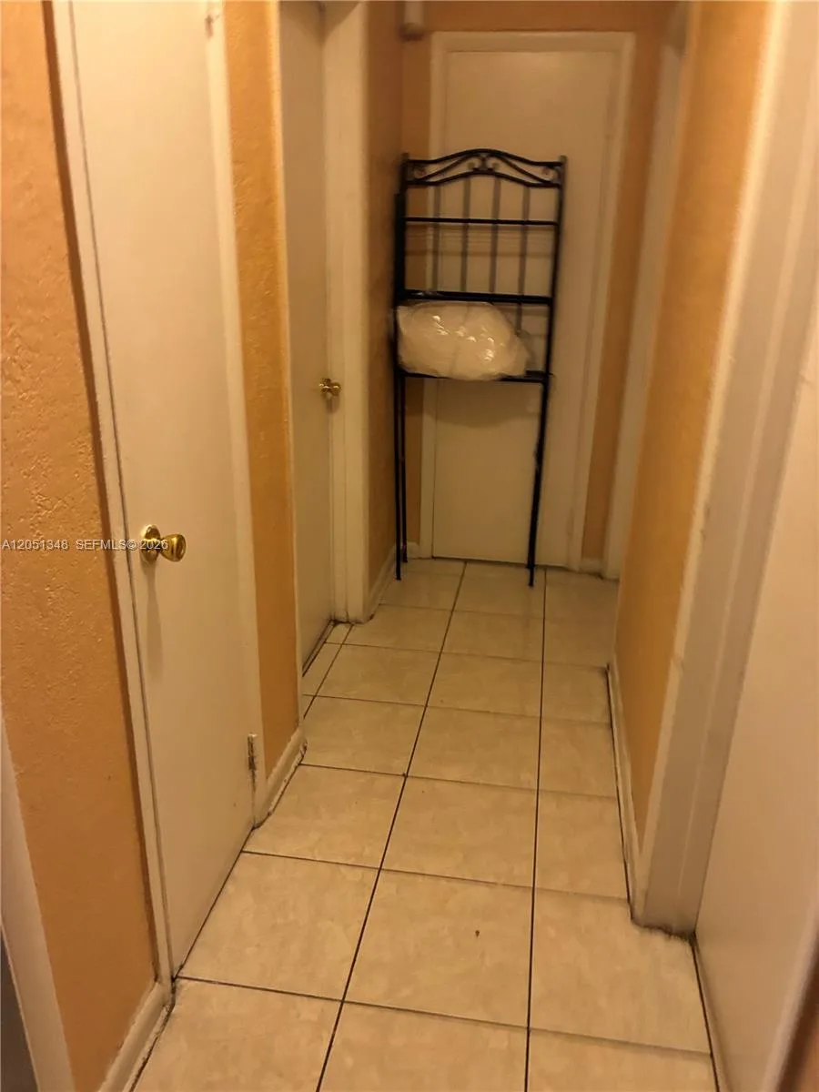 1011 NW 183rd Dr, Miami Gardens, FL 33169 photo 5