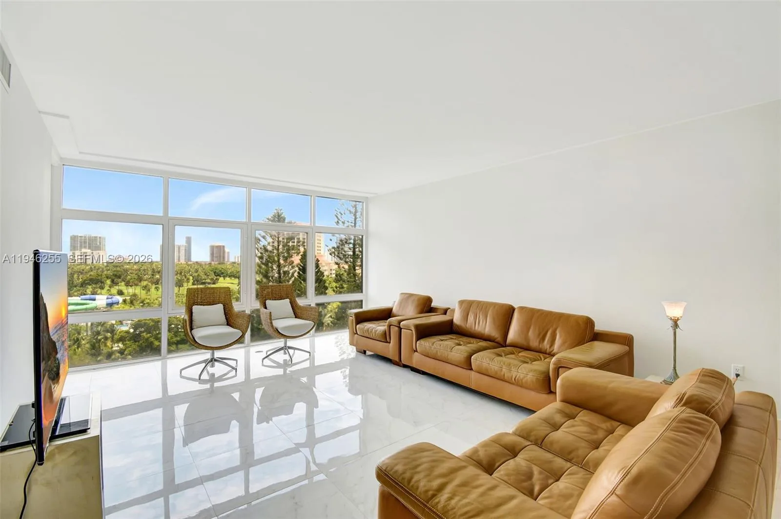 20100 W Country Club Dr # 1005, Aventura, FL 33180