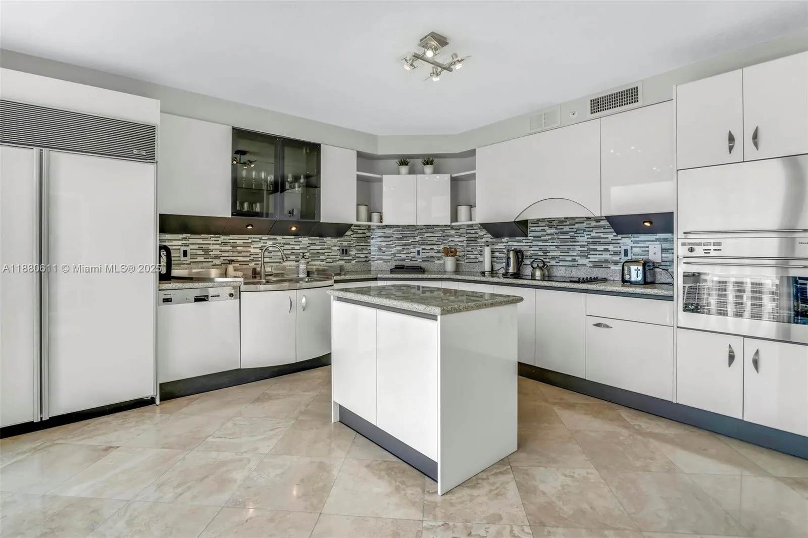 17555 Collins Ave # UP-7, Sunny Isles Beach, FL 33160 photo 8