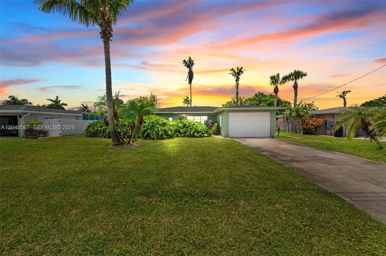 1915 Jacaranda Dr, Fort Pierce, FL 34949 photo 2