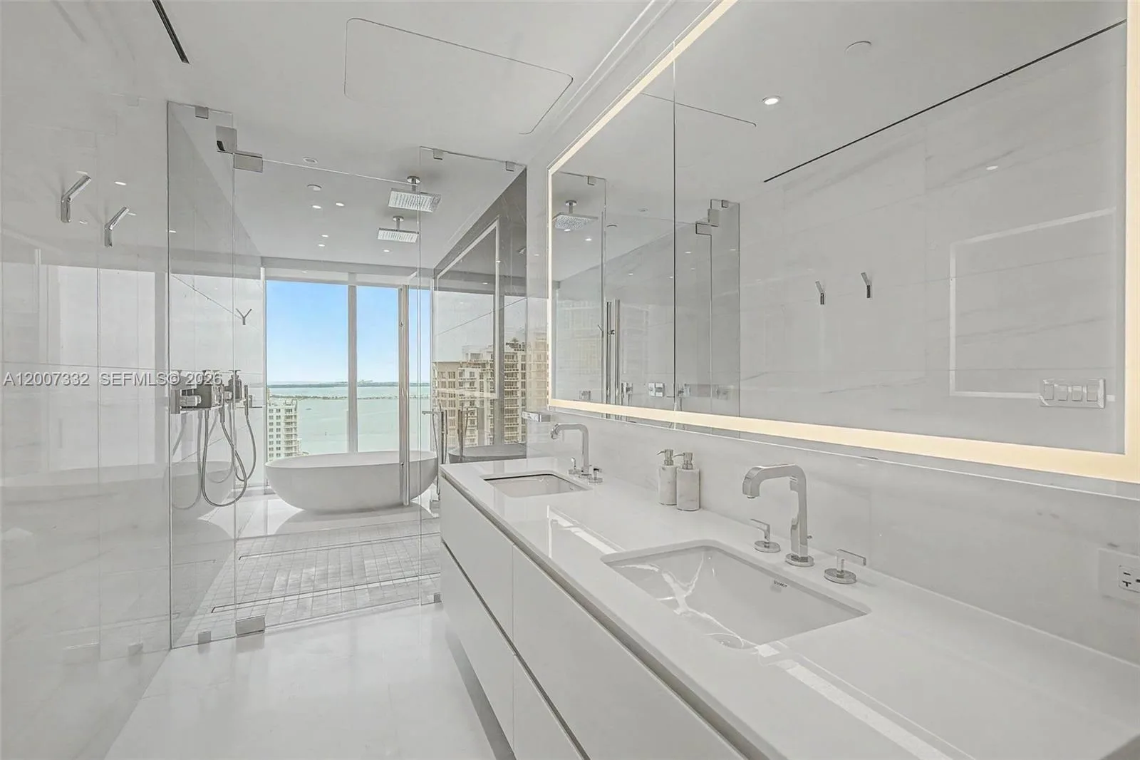 300 Biscayne Blvd Way # 3203, Miami, FL 33131 photo 13