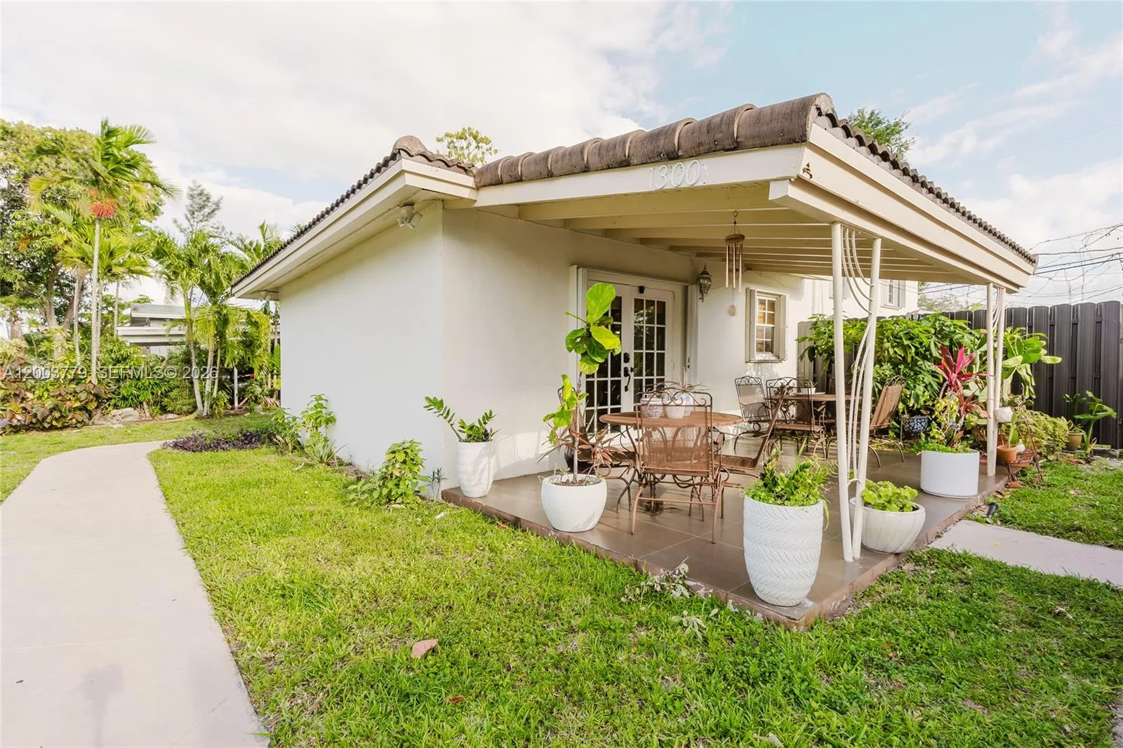 1300 NE 204th St, Miami, FL 33179