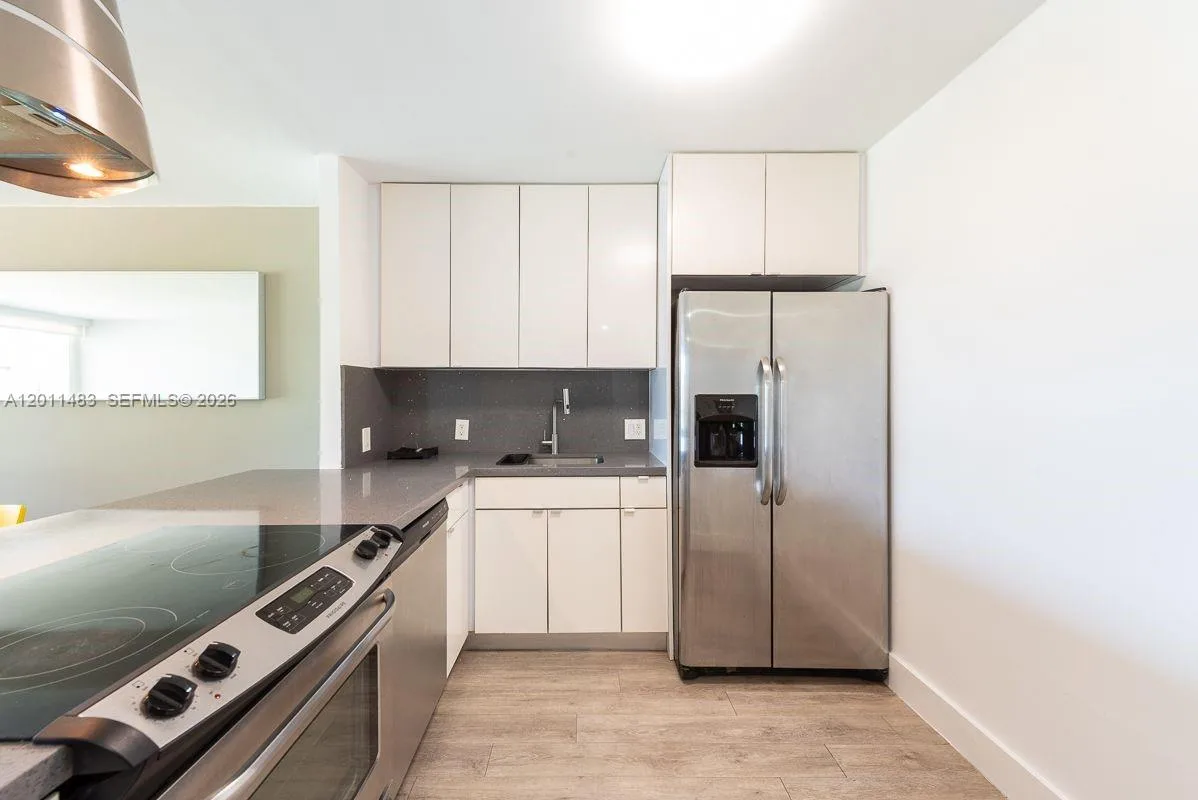 100 Bayview Dr # 210, Sunny Isles Beach, FL 33160 photo 2