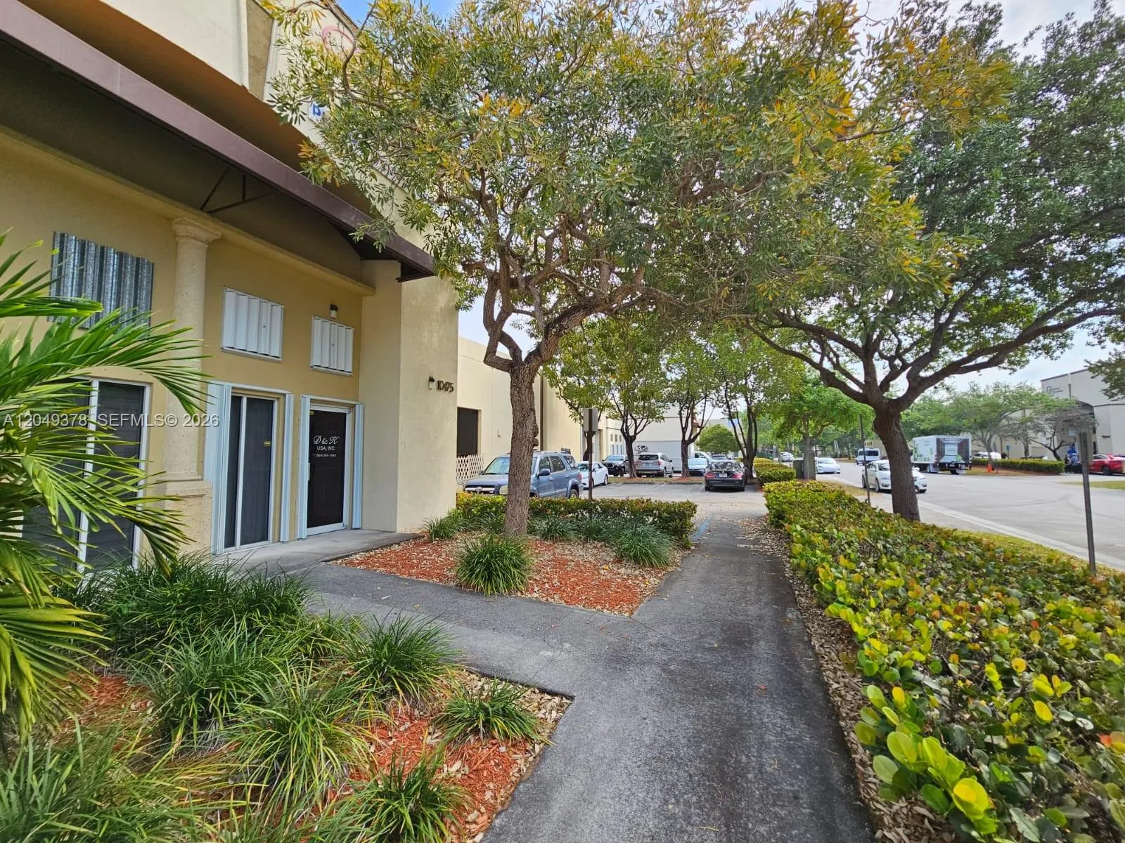 10475 NW 37th Terrace, Doral, FL 33178 photo 3