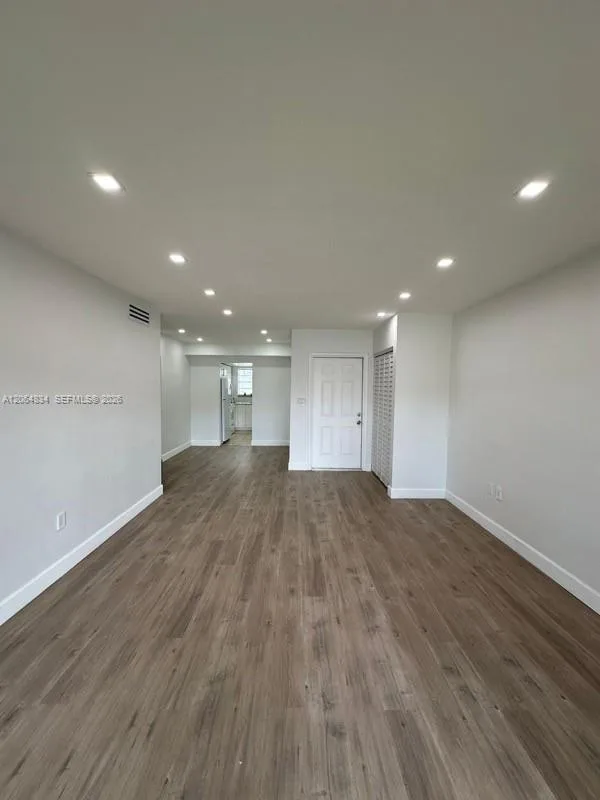 7610 SW 82nd St # J208, Miami, FL 33143 photo 3