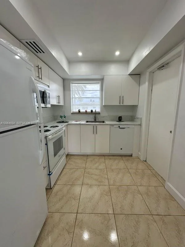 7610 SW 82nd St # J208, Miami, FL 33143 photo 9