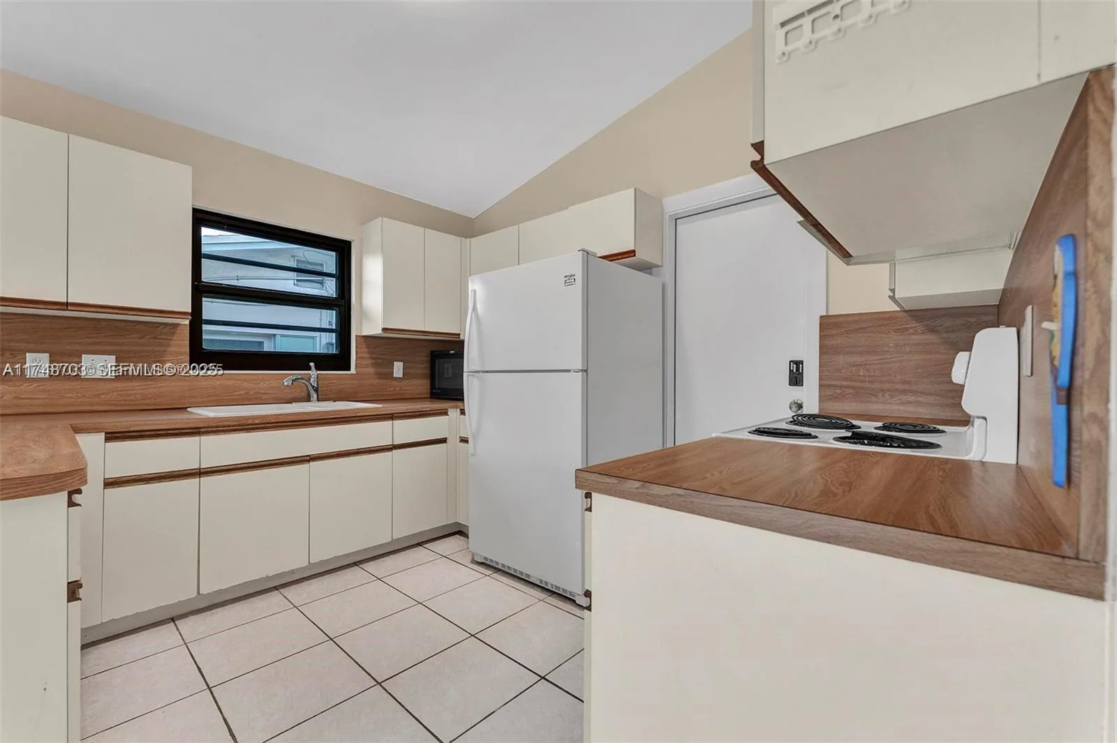 1406 NW 8TH Street, Dania Beach, FL 33004 photo 13