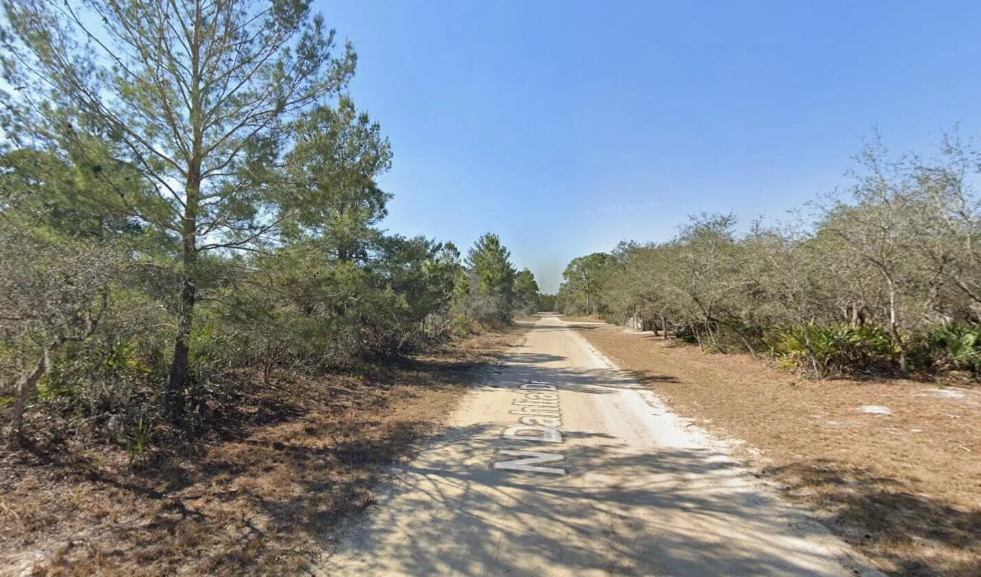 3235 N Dahlia Drive, Lake Placid, FL 33852 photo 2
