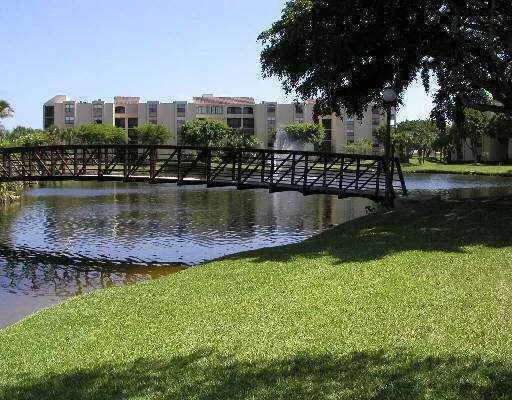 825 Egret Circle # 206, Delray Beach, FL 33444