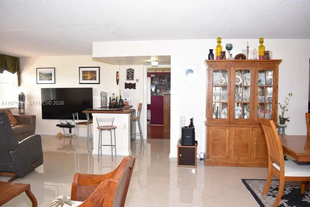 1300 Saint Charles Pl # 617, Pembroke Pines, FL 33026 photo 2