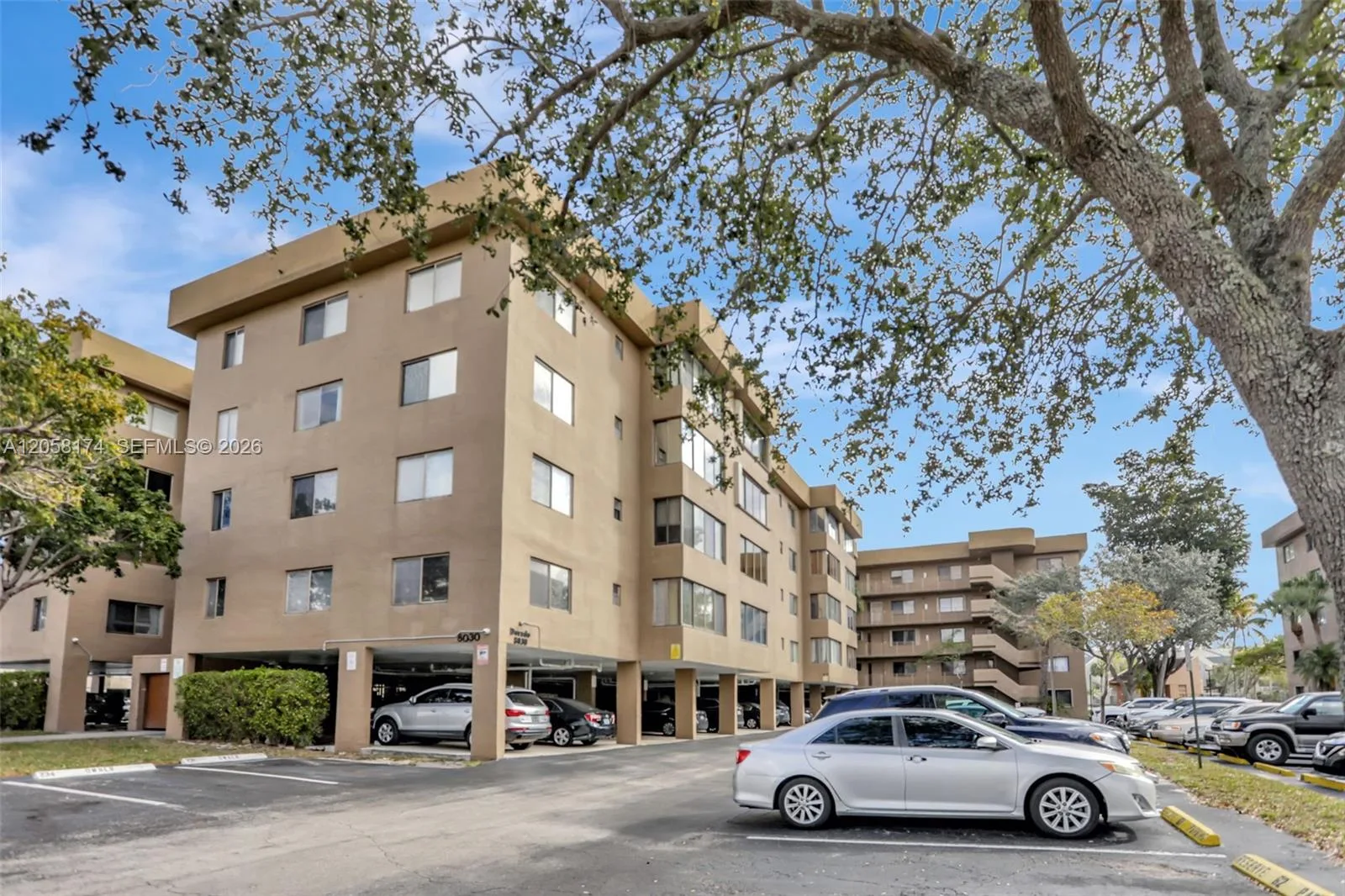 8030 Hampton Blvd # 211, North Lauderdale, FL 33068