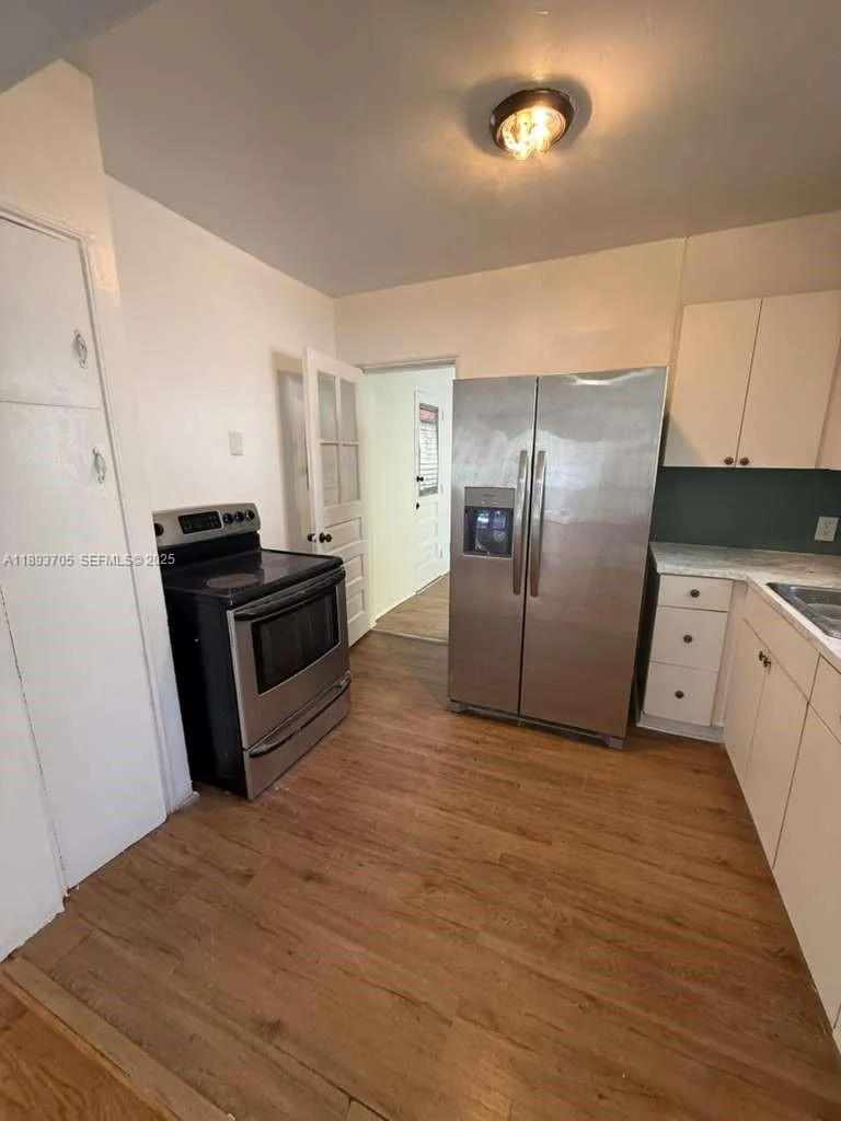 300 NW 13th Ave, Miami, FL 33125 photo 4