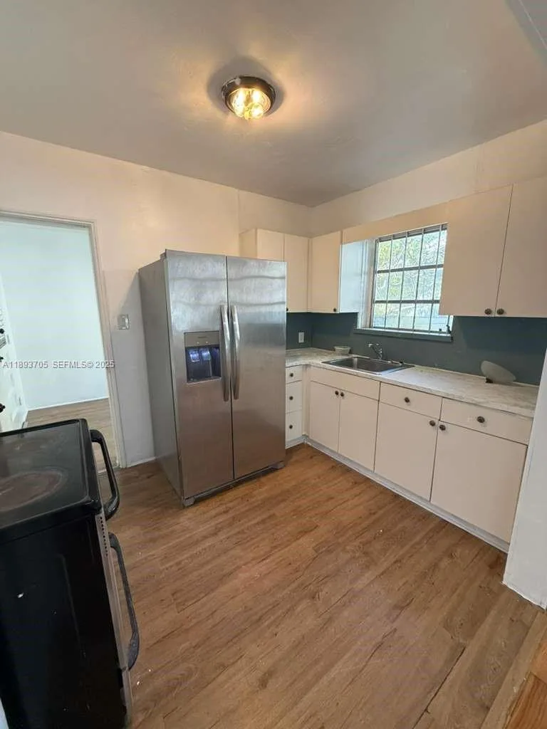 300 NW 13th Ave, Miami, FL 33125 photo 5