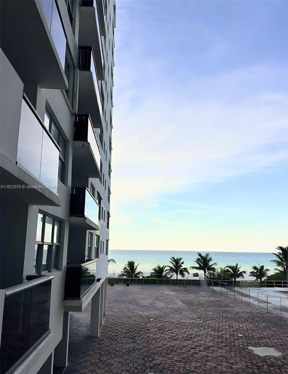 6039 Collins Ave # 414, Miami Beach, FL 33140