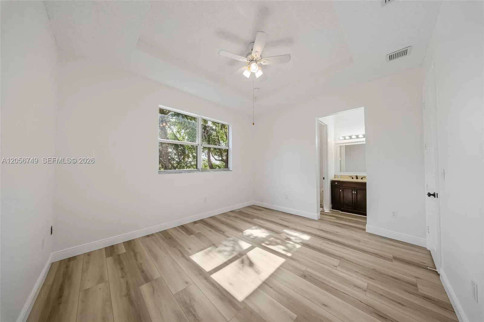 1037 NE 42nd Pl, Homestead, FL 33033 photo 12