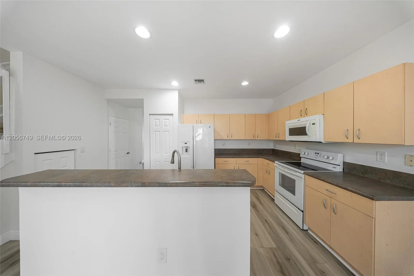 1037 NE 42nd Pl, Homestead, FL 33033 photo 9