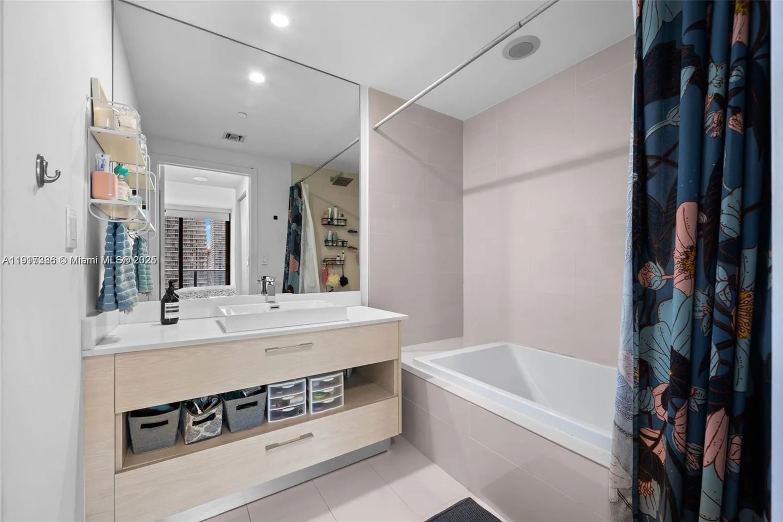 55 SW 9th St # 2305, Miami, FL 33130 photo 8