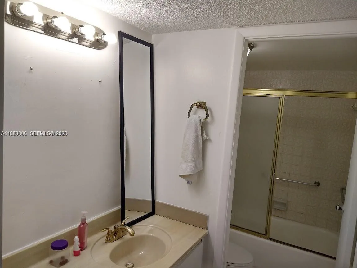 6039 Collins Ave # 1710, Miami Beach, FL 33140 photo 12