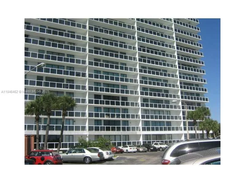 20515 E Country Club Dr # 1449, Aventura, FL 33180 photo 3