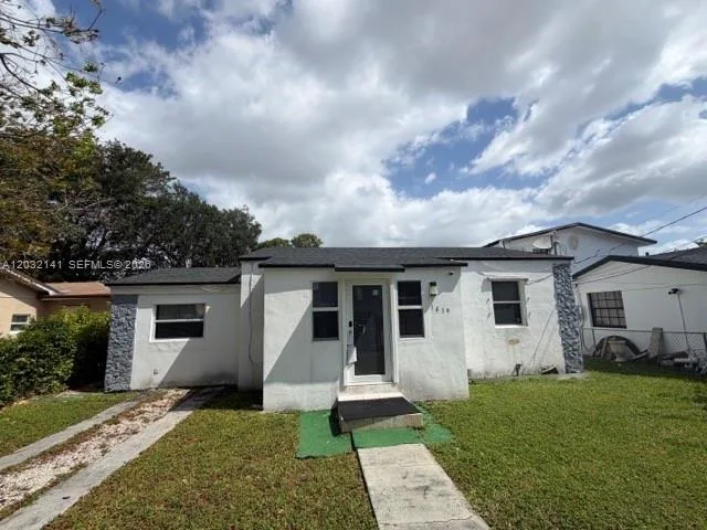 1419 NW 44th St, Miami, FL 33142 photo 11