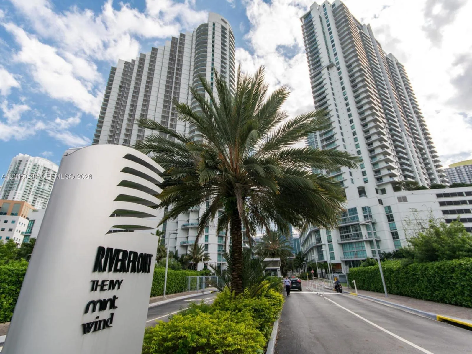 350 S Miami Ave # 2713, Miami, FL 33130 photo 2