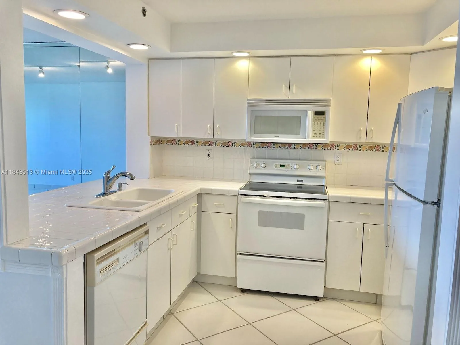 2555 Collins Ave # 1707, Miami Beach, FL 33140 photo 5