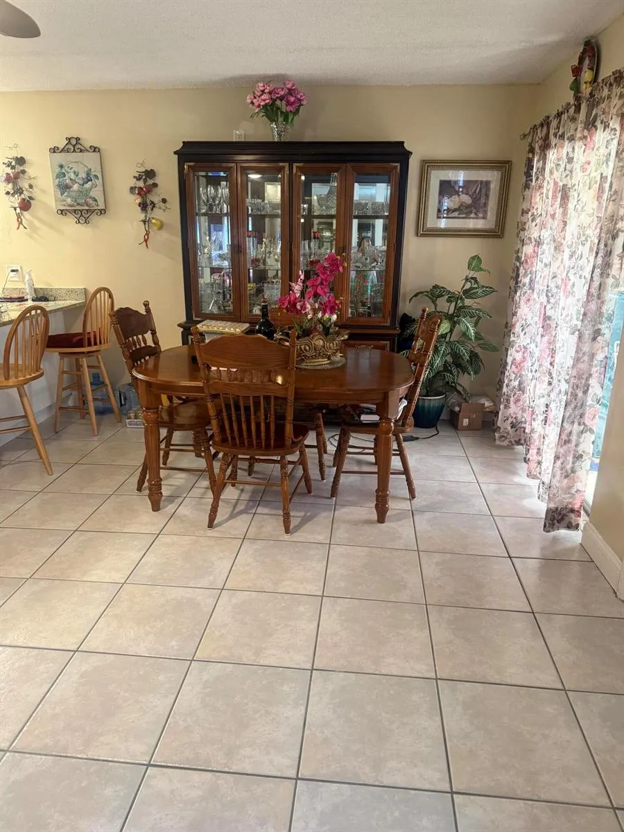 3526 LA PALMAS Court # A-1, FL 33463 photo 6