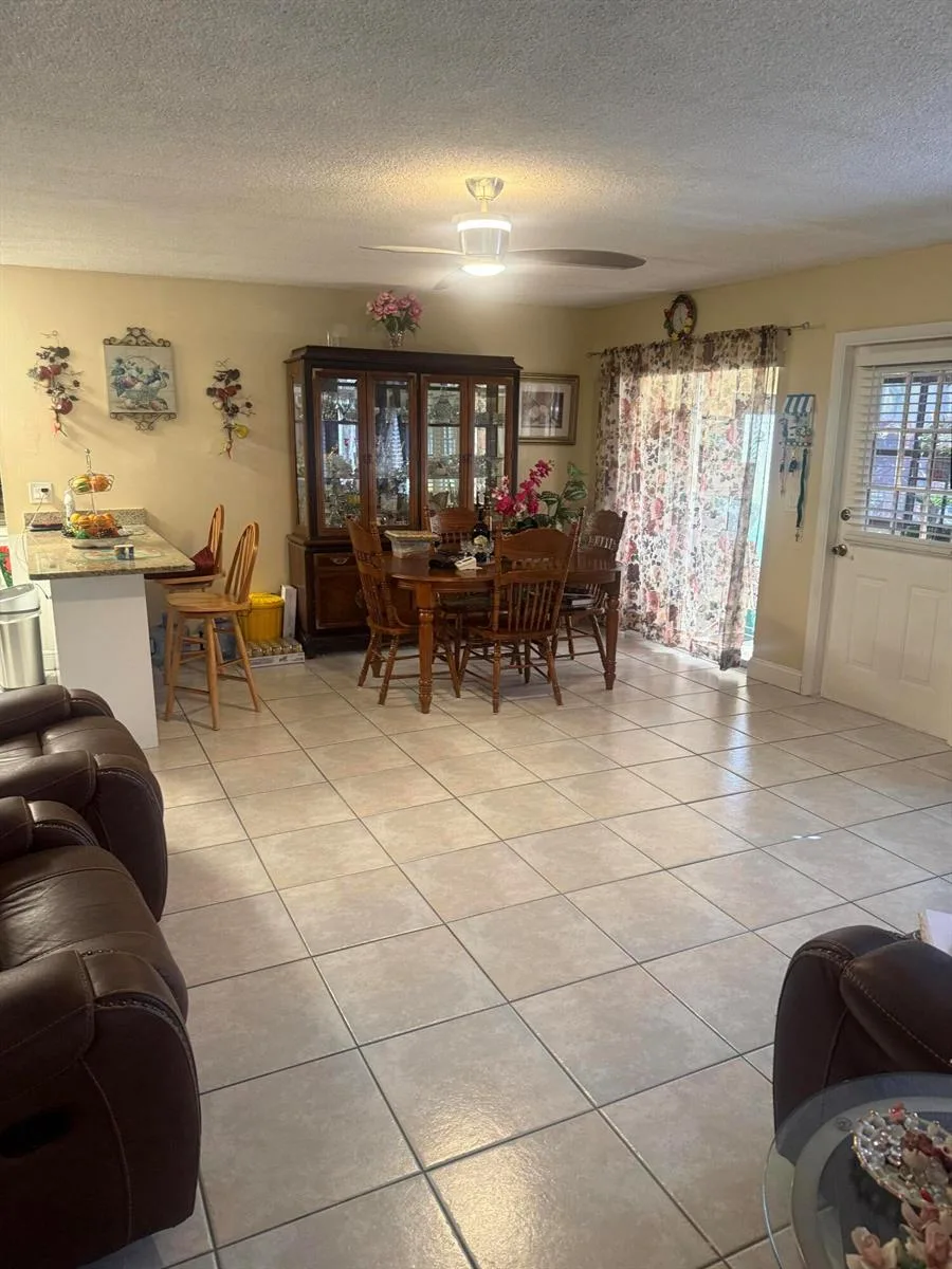 3526 LA PALMAS Court # A-1, FL 33463 photo 7