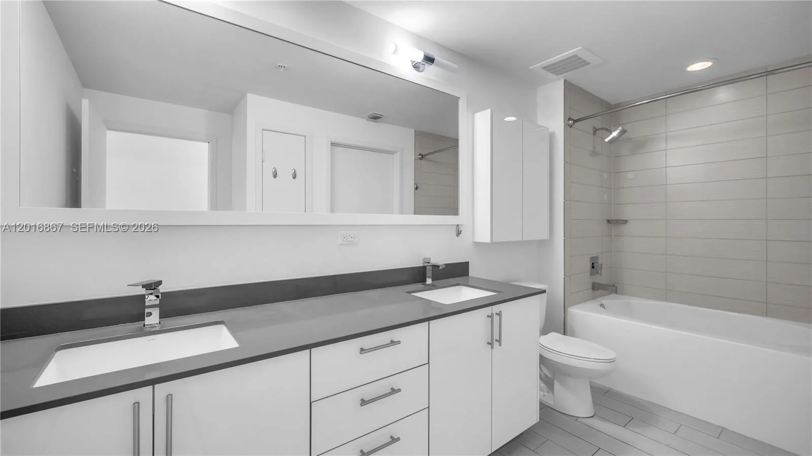 999 SW 1st Ave # 2009, Miami, FL 33130 photo 12