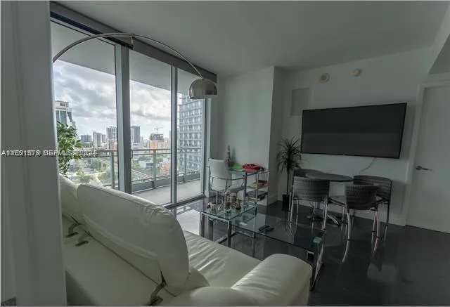 92 SW 3rd St # 1802, Miami, FL 33130 photo 10