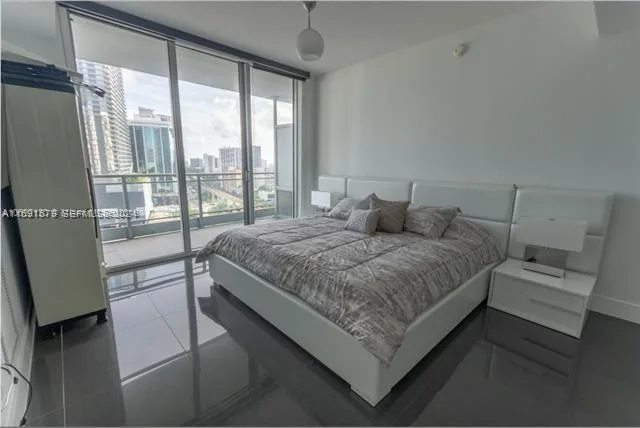 92 SW 3rd St # 1802, Miami, FL 33130 photo 11